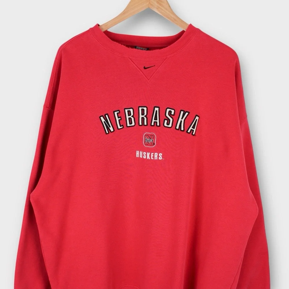 Vintage Nike Team Nebraska Huskers Red Crewneck Sweatshirt XL Center Swoosh‎